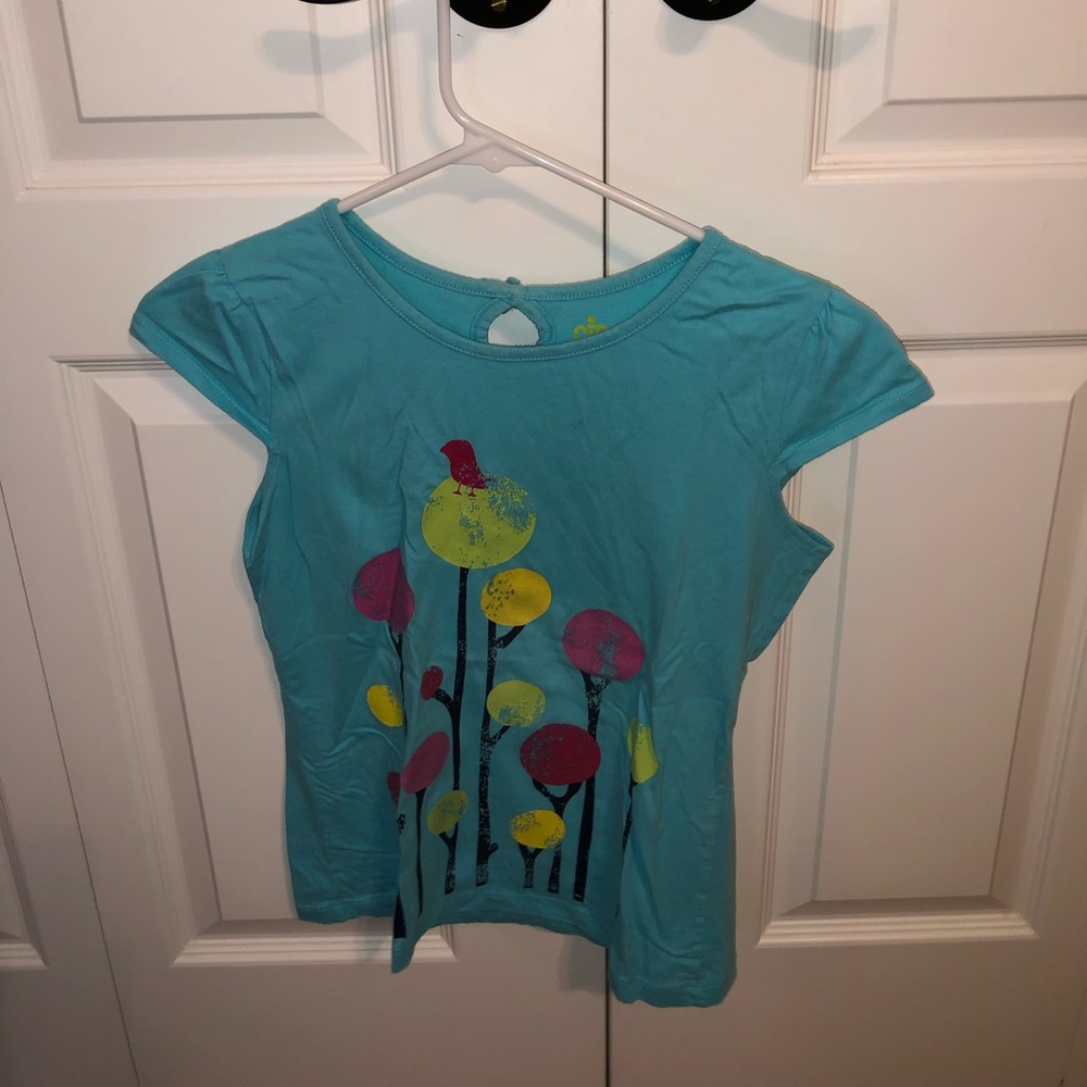 blue t shirt